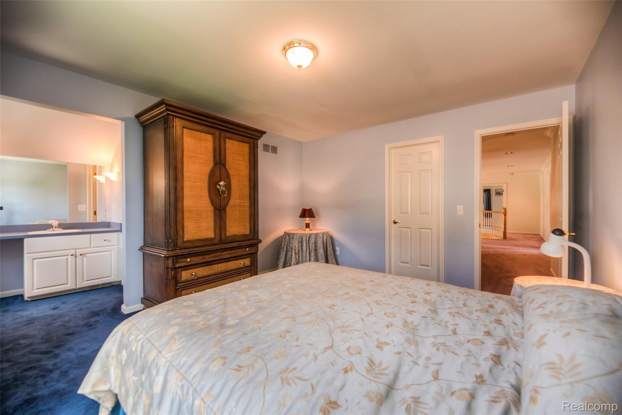 2076 Rookery Drive Rochester, MI 48309 - Photo 29 of 37 29 - Bedroom 3.jpg