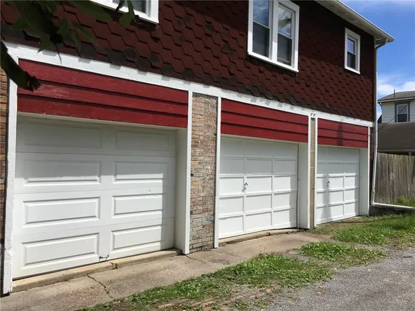 $700 | 1511 5th Avenue, Unit REAR, Beaver Falls, PA 15010