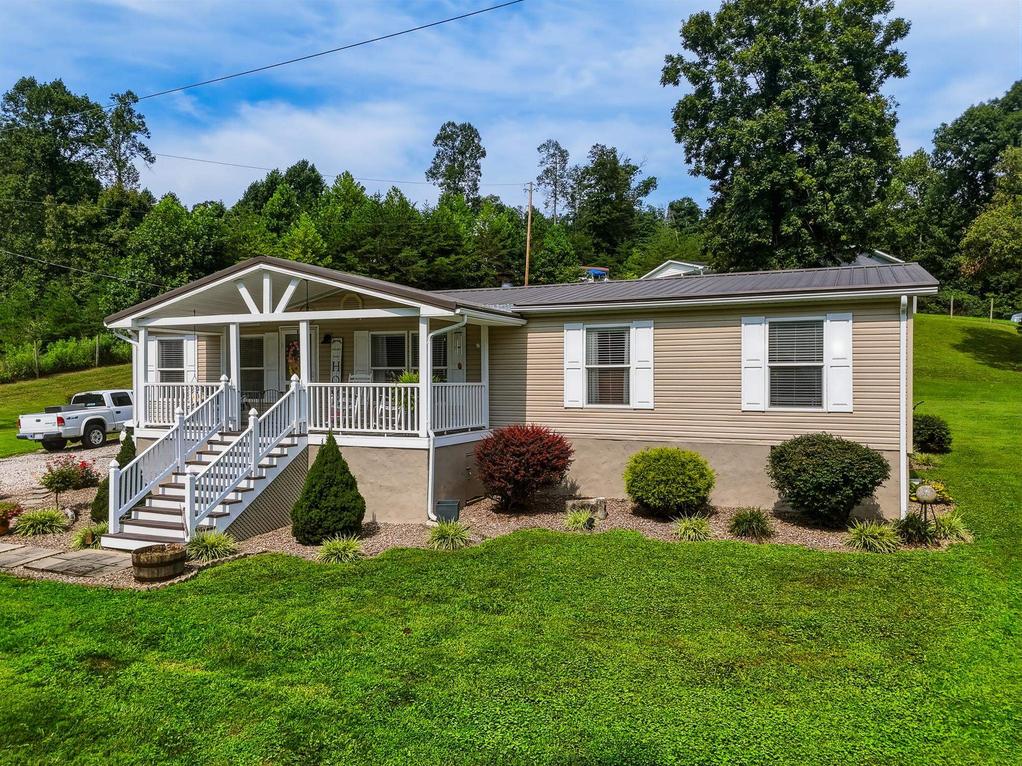 682 Big Sandy River Road Fort Gay, WV 25514 - Photo 3 of 32 Gallery Image 3