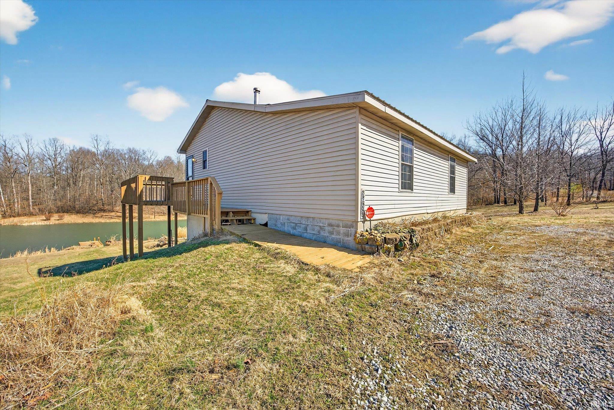 8923 Sassafras Road Bloomfield, IN 47424 - Photo 3 of 34