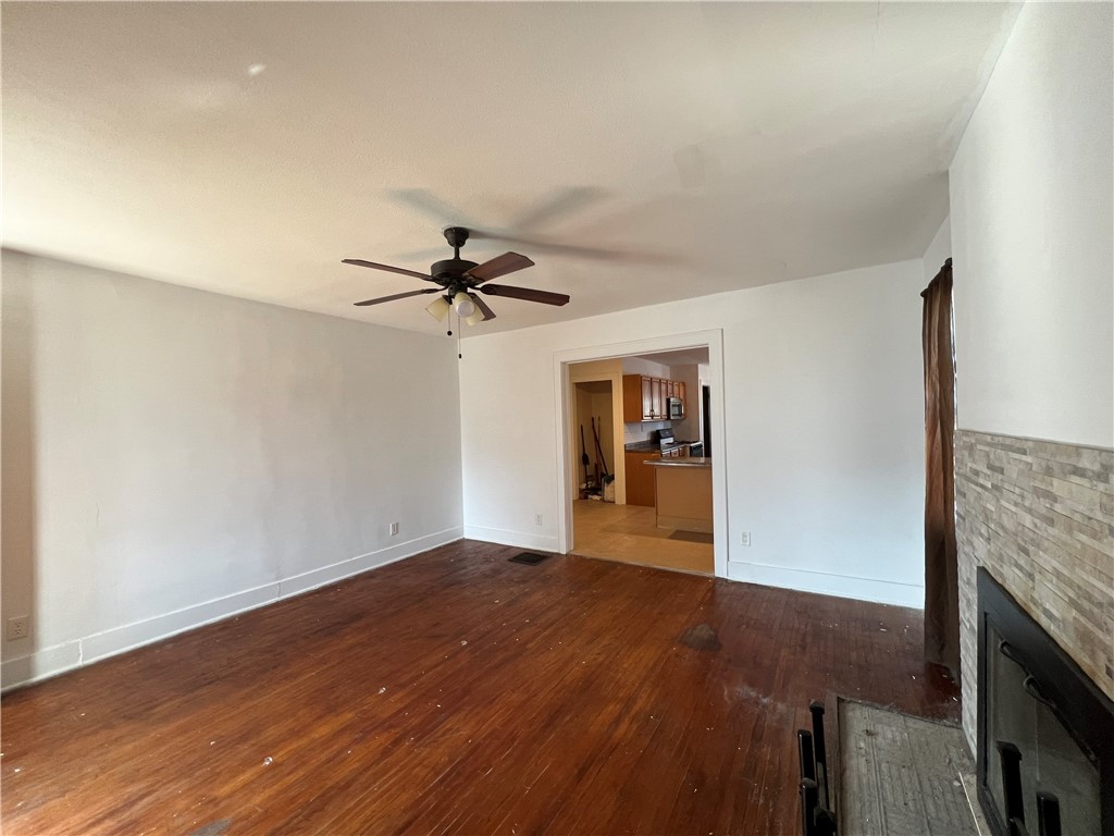 1304 Riverview Avenue Decatur, IL 62522 - Photo 5 of 14 Gallery Image 5