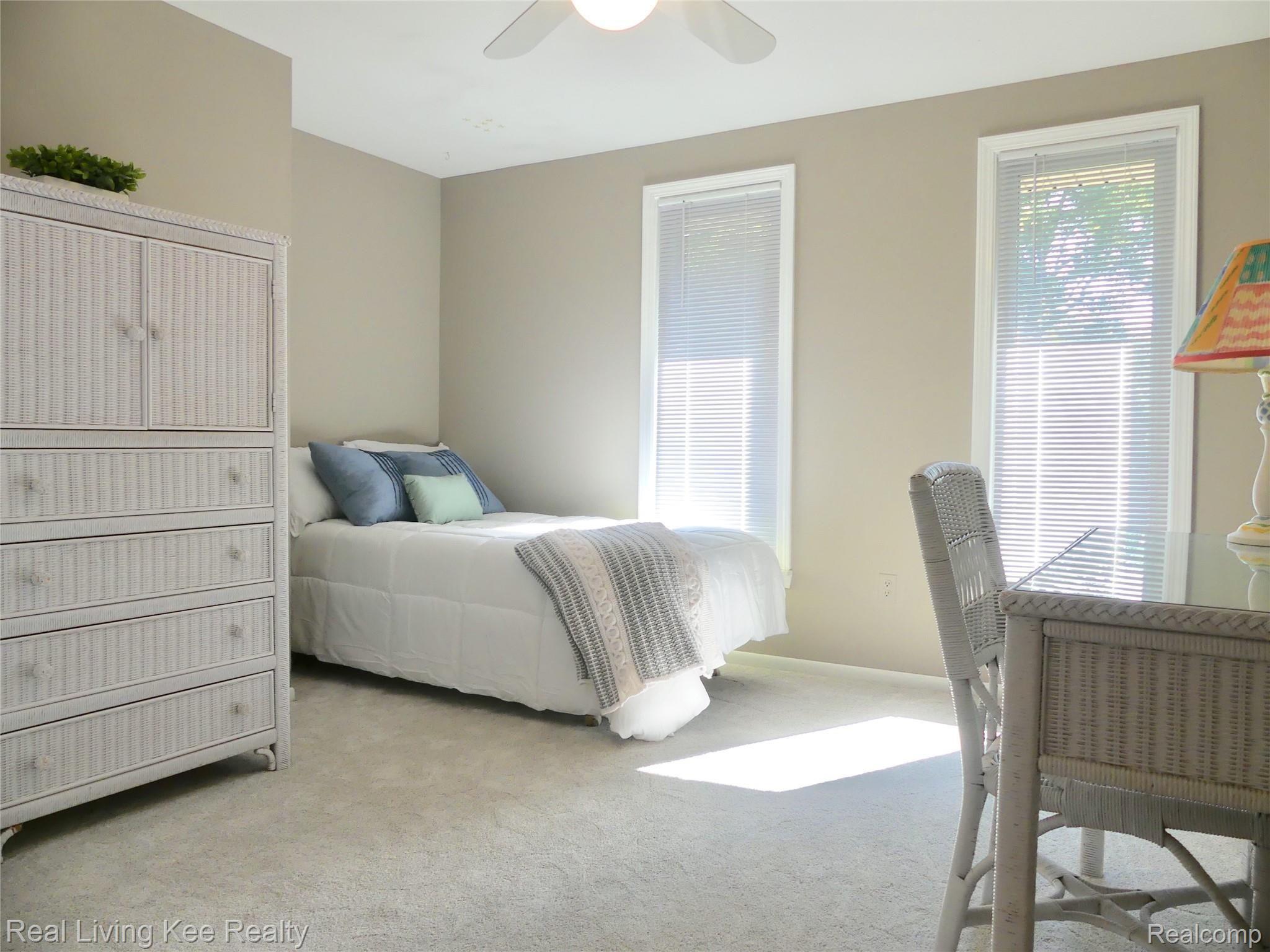 219 Beechview Drive Rochester, MI 48306 - Photo 40 of 64 2nd bedroom