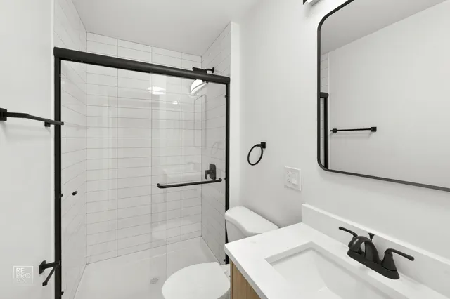 $2,095 | 7357 North Winchester Avenue, Unit 2M, Chicago, IL 60626