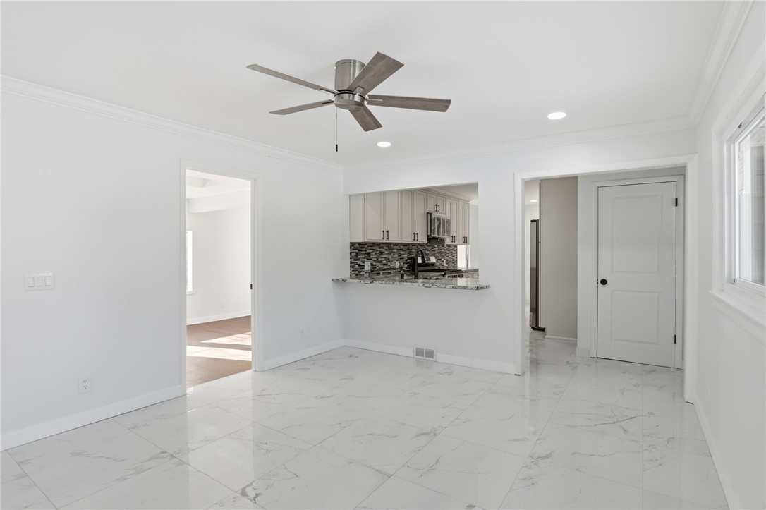 6 Newport Road Irondequoit, NY 14622 - Photo 11 of 34