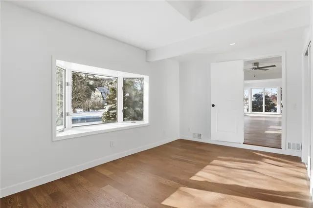 $399,900 | 6 Newport Road, Irondequoit, NY 14622