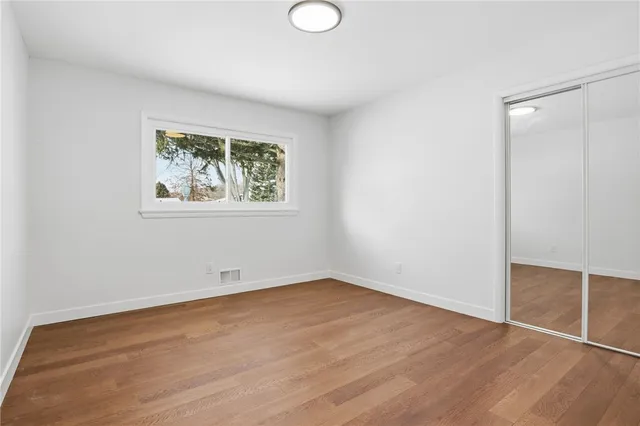 $399,900 | 6 Newport Road, Irondequoit, NY 14622