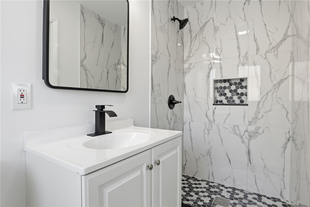 6 Newport Road Irondequoit, NY 14622 - Photo 20 of 34