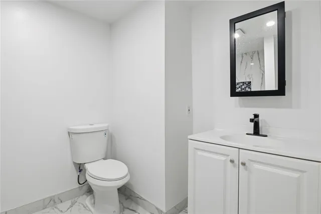 $399,900 | 6 Newport Road, Irondequoit, NY 14622