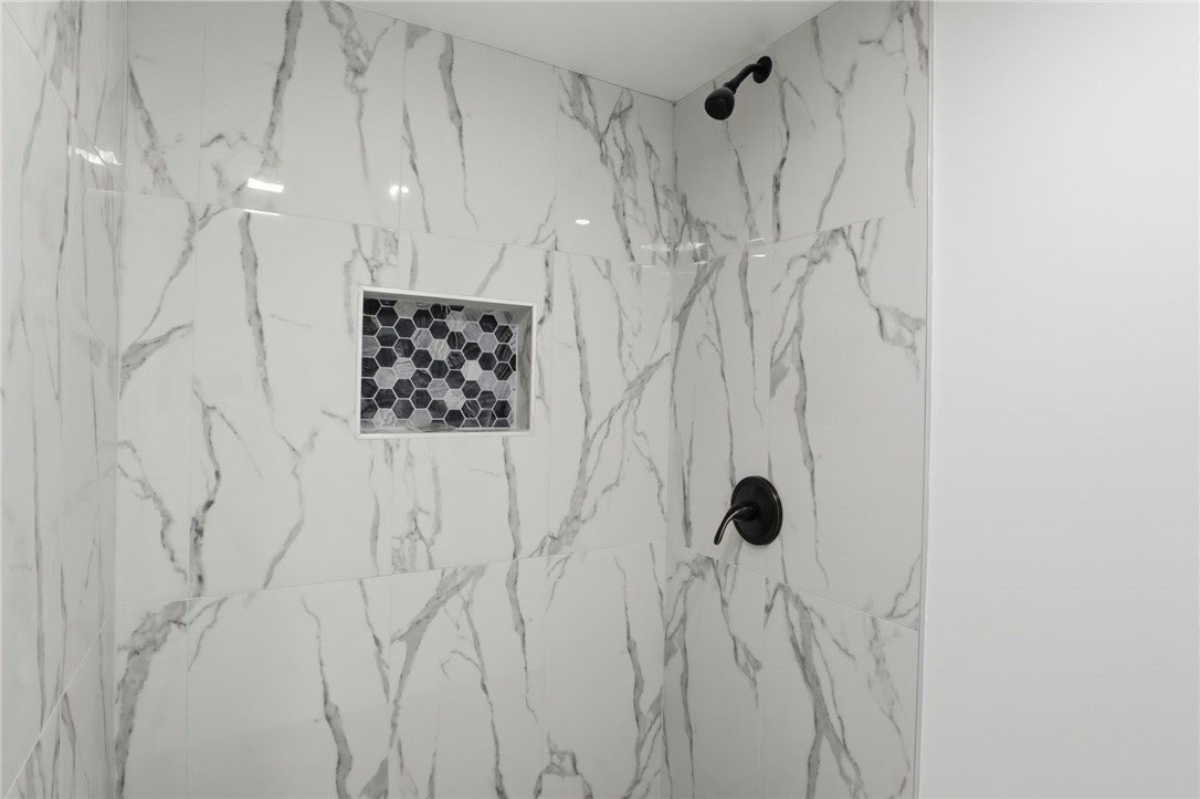 6 Newport Road Irondequoit, NY 14622 - Photo 24 of 34