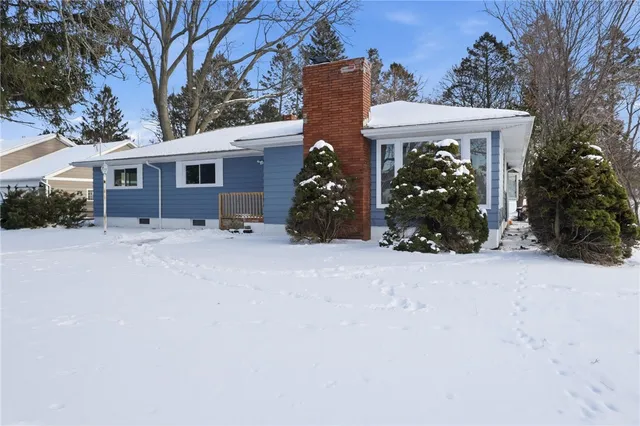 $399,900 | 6 Newport Road, Irondequoit, NY 14622