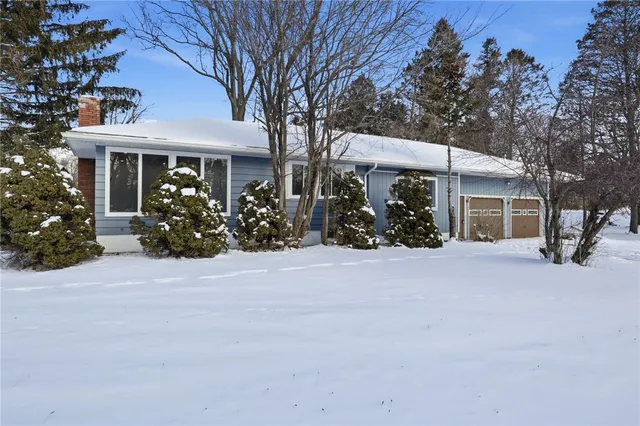 $399,900 | 6 Newport Road, Irondequoit, NY 14622