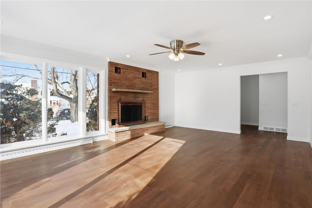 6 Newport Road Irondequoit, NY 14622 - Photo 5 of 34