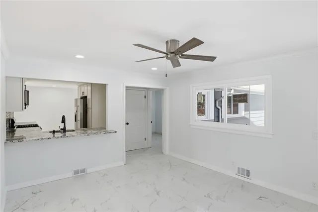 $399,900 | 6 Newport Road, Irondequoit, NY 14622