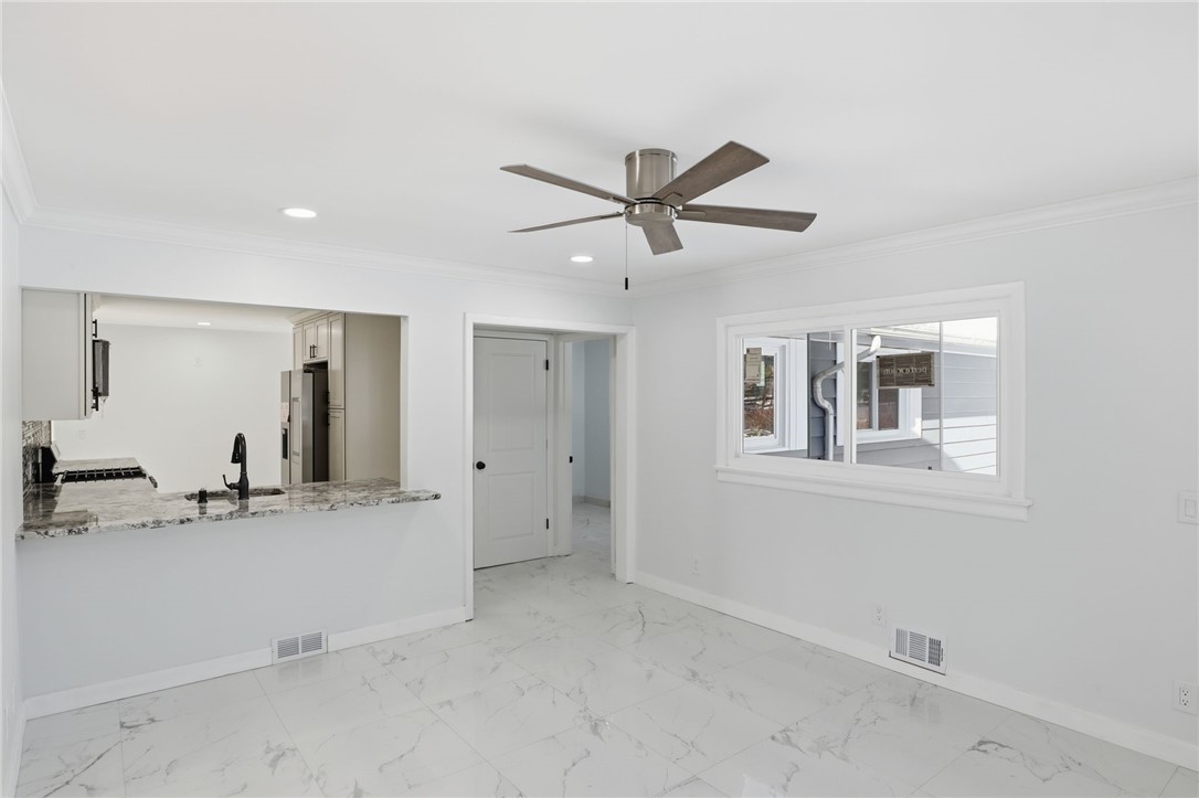 6 Newport Road Irondequoit, NY 14622 - Photo 10 of 34