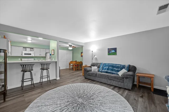 $228,000 | 4835 Easy Street, Unit 9, Delafield, WI 53029