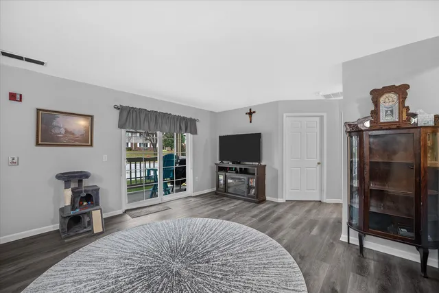 $228,000 | 4835 Easy Street, Unit 9, Delafield, WI 53029