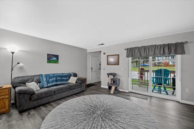 $228,000 | 4835 Easy Street, Unit 9, Delafield, WI 53029