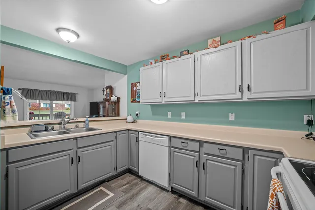 $228,000 | 4835 Easy Street, Unit 9, Delafield, WI 53029