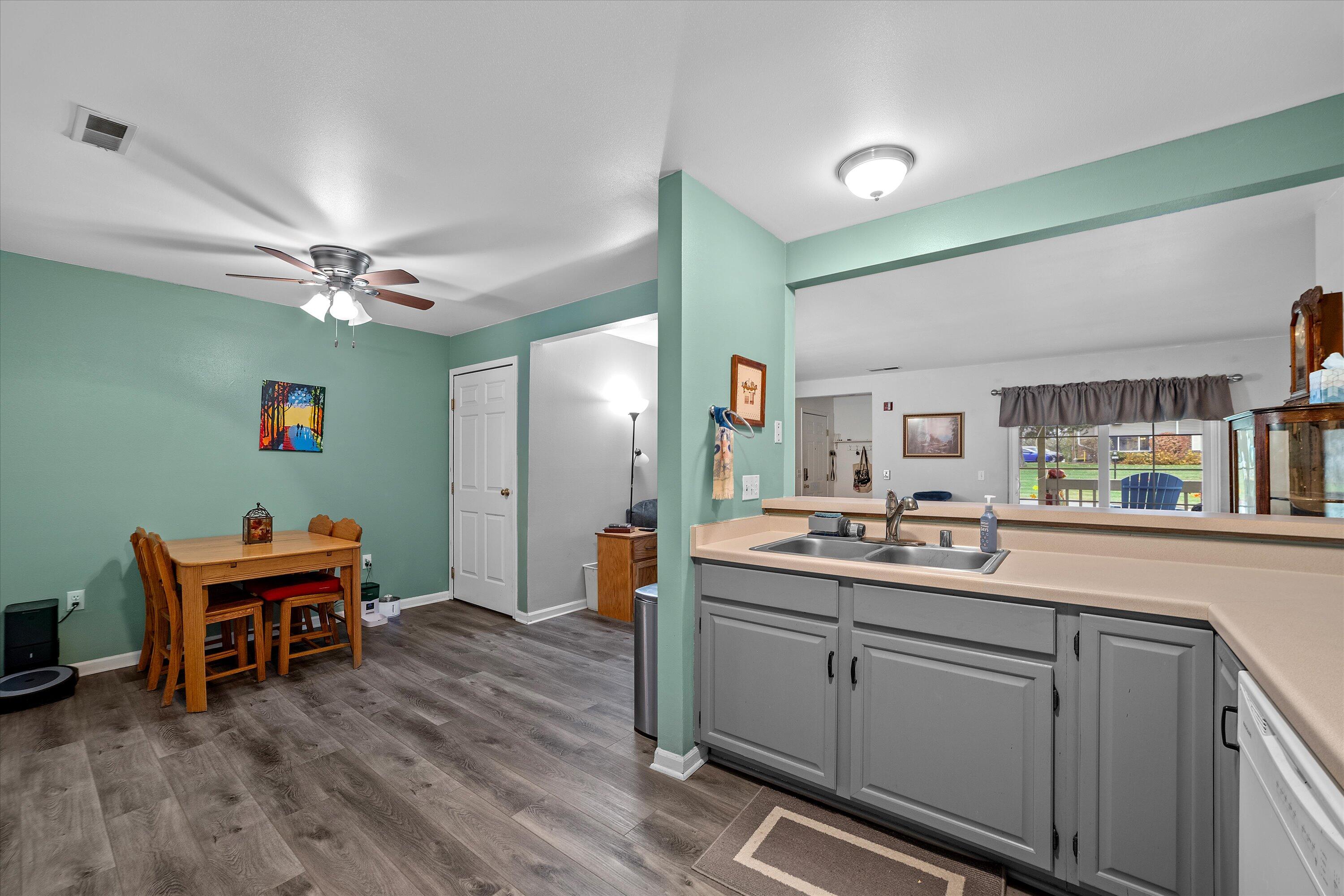 4835 Easy Street, Unit 9 Delafield, WI 53029 - Photo 8 of 25 21-P1284667