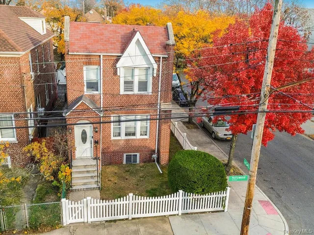 $779,999 | 1352 Hollywood Avenue | Schuylerville