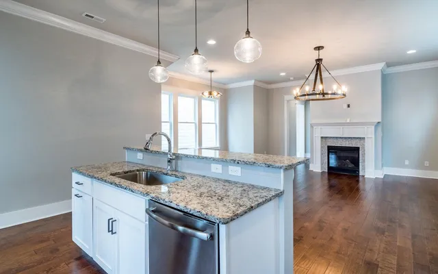 $2,800 | 454 Alston Drive, Chattanooga, TN 37419