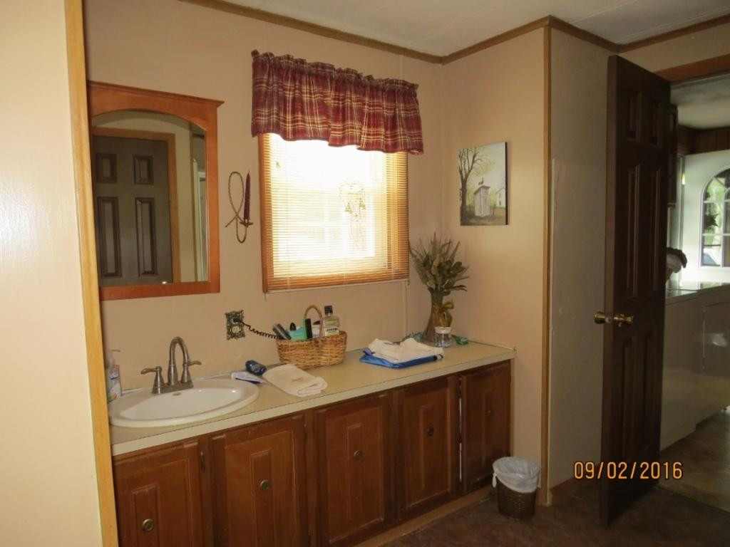 4432 Robinette Road Norton, VA 24273 - Photo 31 of 36 Second Bath