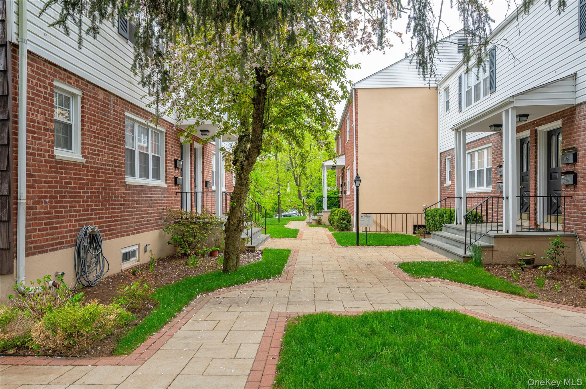 51 Cross Street, Unit 3B Yonkers, NY 10708 - Photo 16 of 18 Pathway to Cross st and parking area