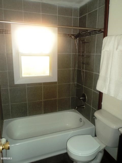 2338 South Van Brocklin Road Freeport, IL 61032 - Photo 13 of 15 Gallery Image 13
