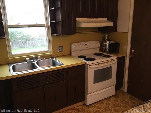 89 Pine Street River Rouge, MI 48218 - Photo 3 of 18 Kitchen view unit 1.jpg