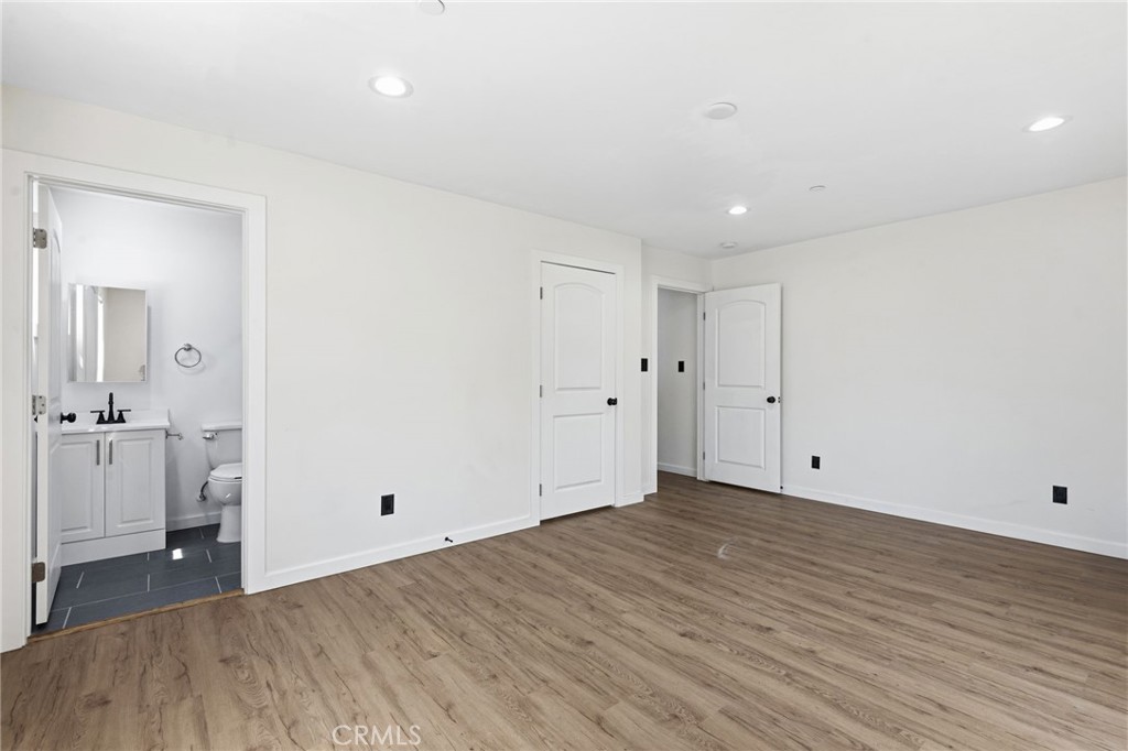 8040 Ranchito Avenue Panorama City, CA 91402 - Photo 27 of 64