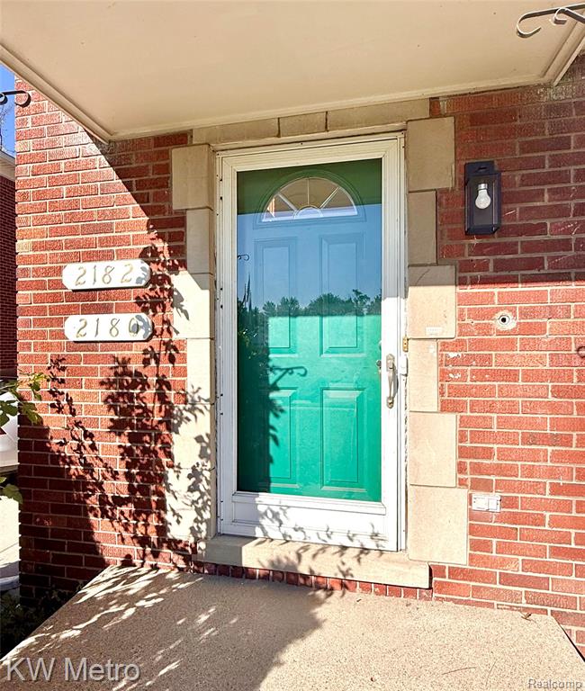 2182 Vernier Road Grosse Pointe, MI 48236 - Photo 2 of 32