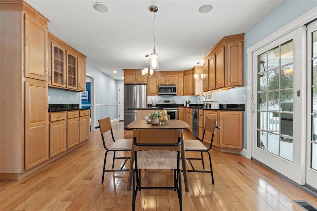227 Mohawk Road Raynham, MA 02767 - Photo 12 of 42 Gallery Image 12