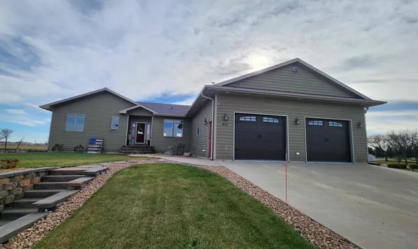 $458,000 | 804 9th Street Northeast, Pipestone, MN 56164