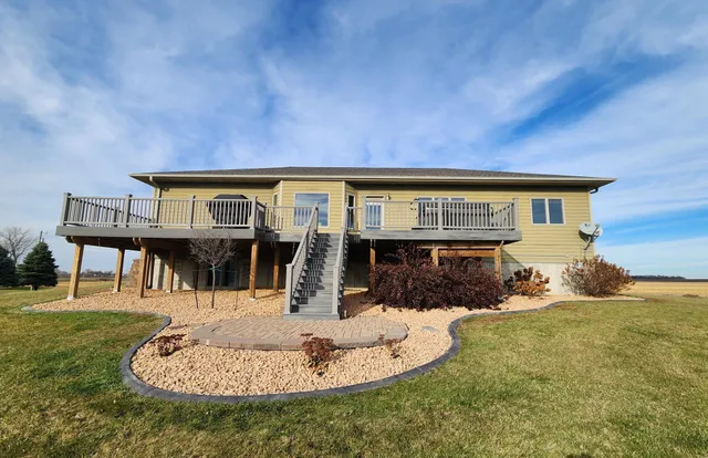 $439,900 | 804 9th Street Northeast, Pipestone, MN 56164