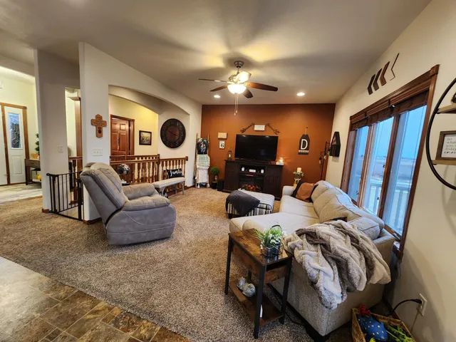 $439,900 | 804 9th Street Northeast, Pipestone, MN 56164