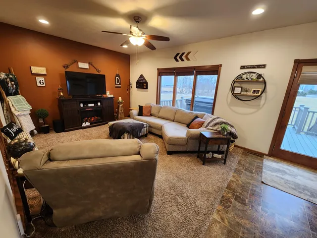 $439,900 | 804 9th Street Northeast, Pipestone, MN 56164