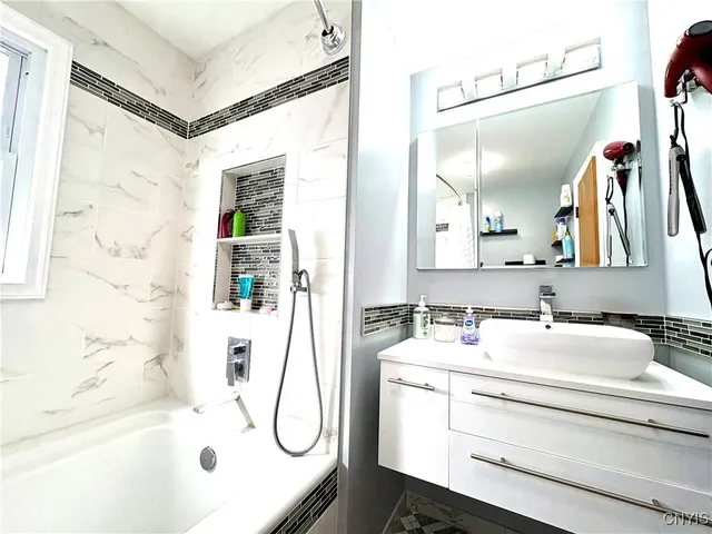 $189,000 | 511 Dawes Avenue, Utica, NY 13502