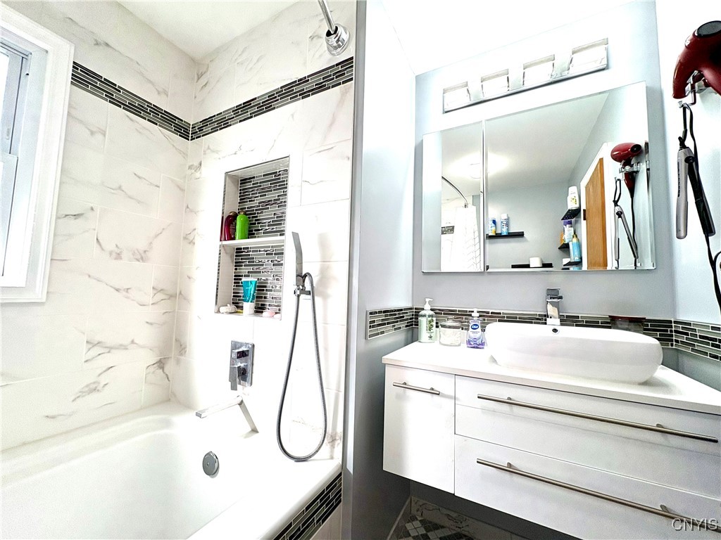 511 Dawes Avenue Utica, NY 13502 - Photo 11 of 19