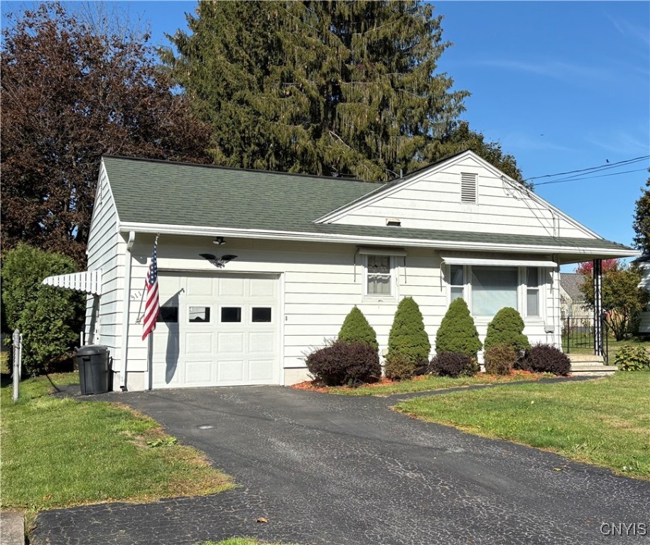 511 Dawes Avenue Utica, NY 13502 - Photo 2 of 19