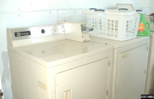 325 E Grove Reno, NV 89502 - Photo 9 of 9 a utility room with dryer and washer