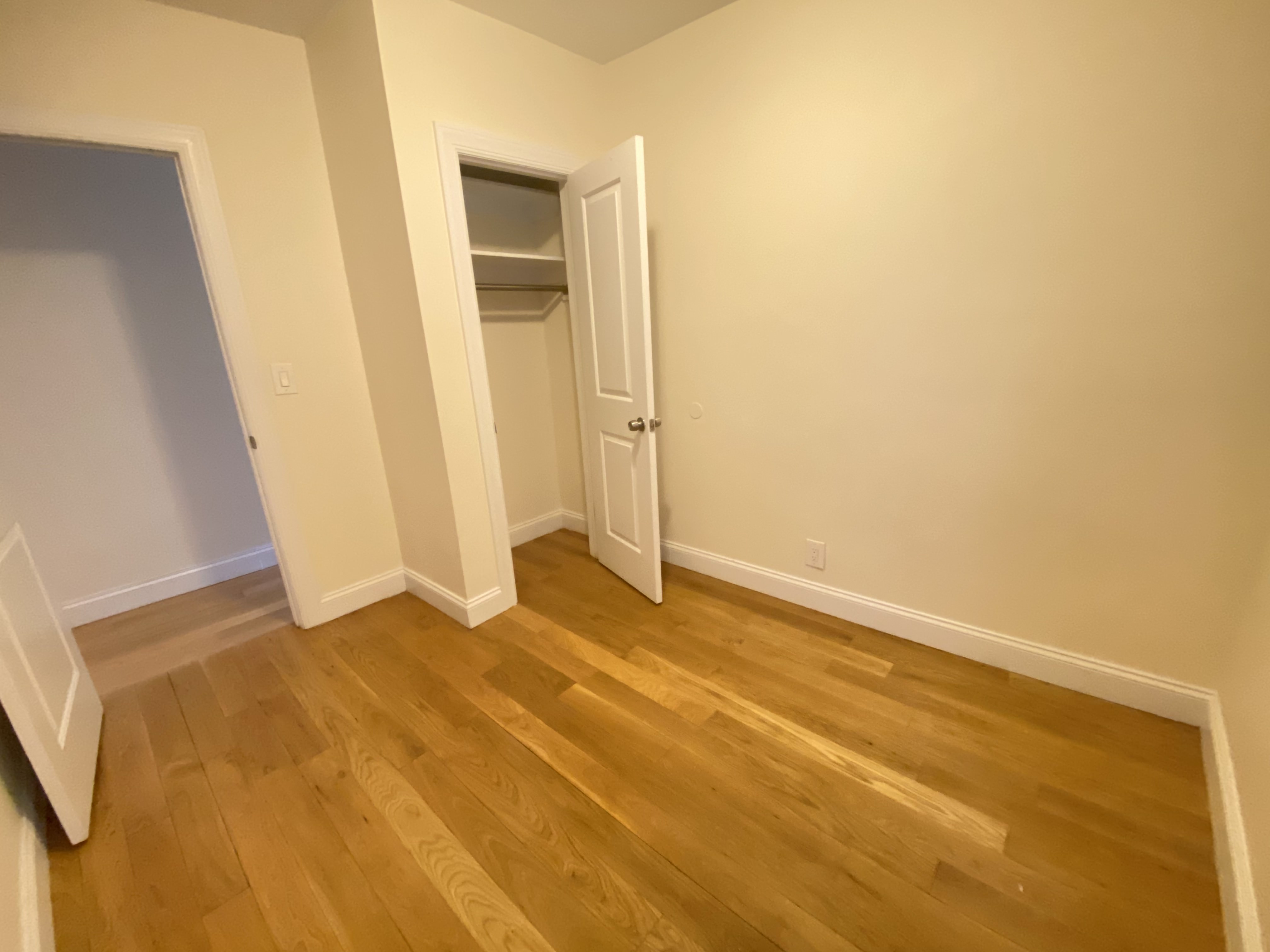 30-49 Crescent Street, Unit H1A2 Queens, NY 11102 - Photo 4 of 6