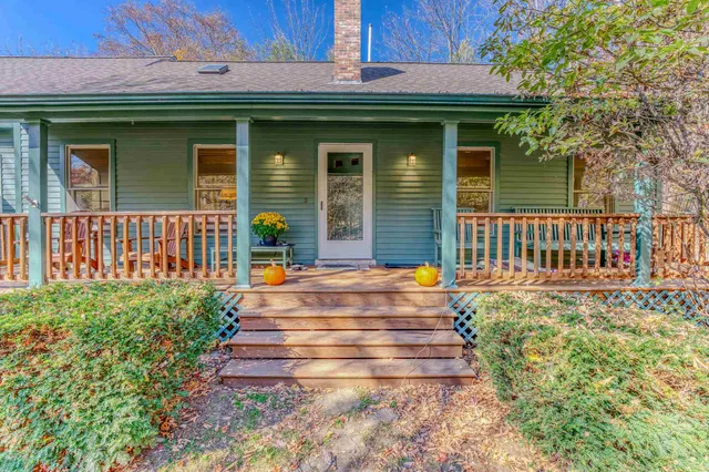 $749,000 | 637 Wallace Hill Road, Franconia, NH 03580