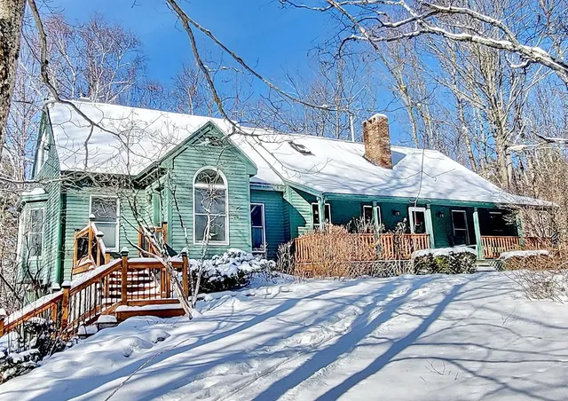$749,000 | 637 Wallace Hill Road, Franconia, NH 03580