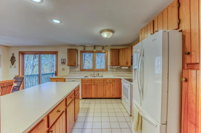 $749,000 | 637 Wallace Hill Road, Franconia, NH 03580