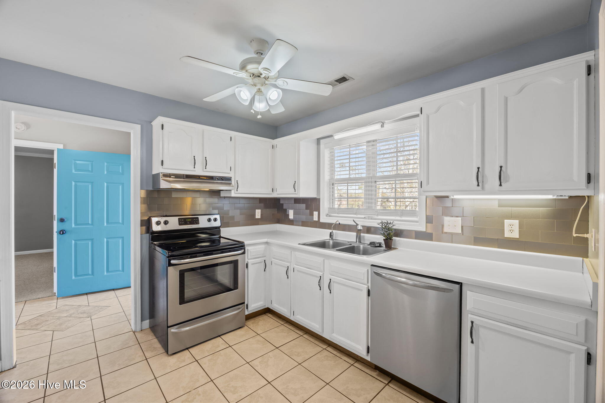 827 Roberts Road Newport, NC 28570 - Photo 14 of 50 29-web-or-mls-0C0A1290