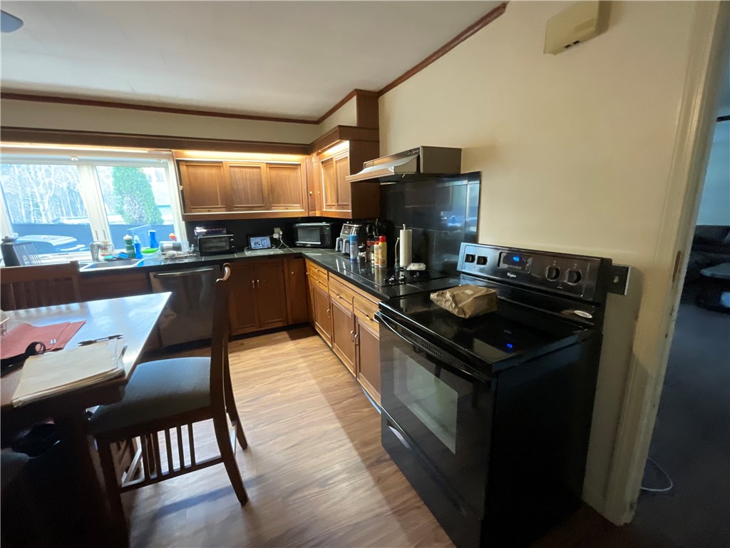 1567 Plainfield Pike Scituate, RI 02815 - Photo 6 of 30