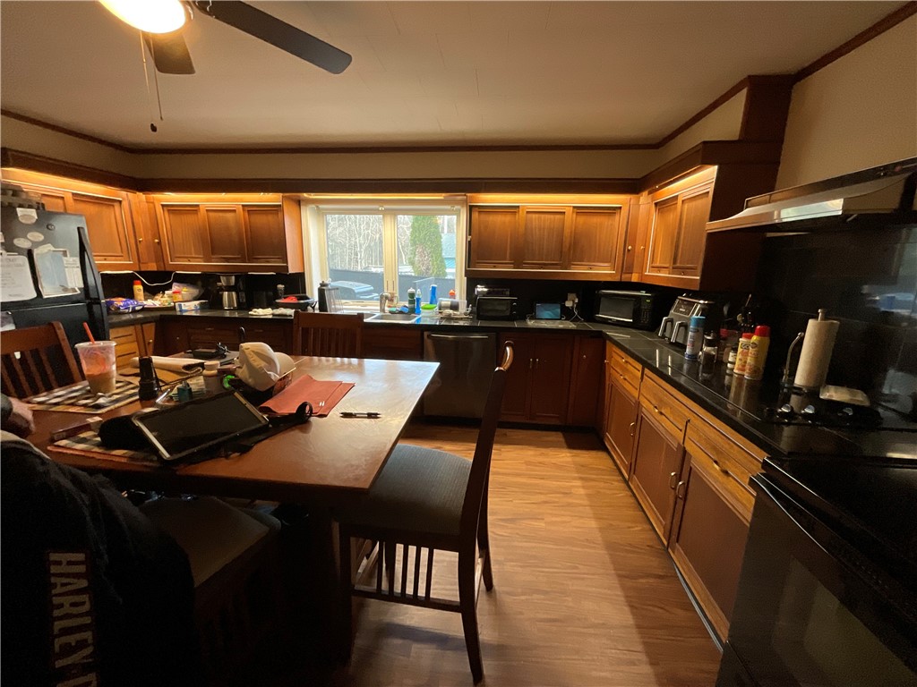 1567 Plainfield Pike Scituate, RI 02815 - Photo 7 of 30