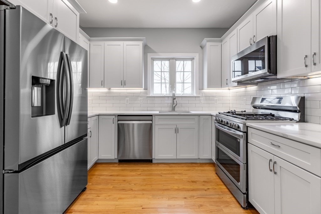 9 Tea Party Way Malden, MA 02148 - Photo 4 of 30