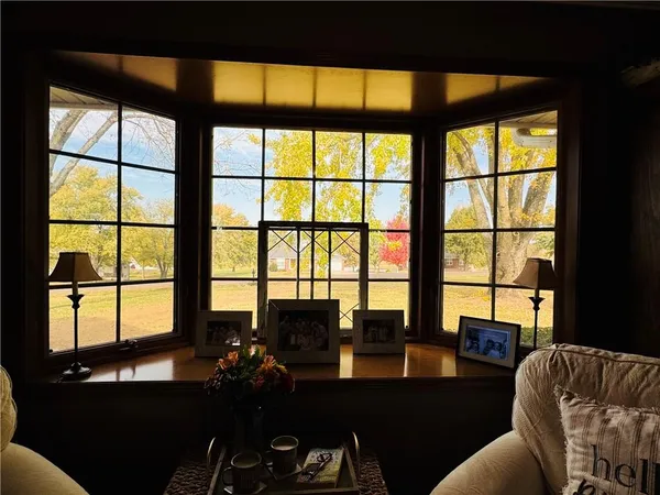 $449,900 | 15 Lakeview Drive, Gower, MO 64454