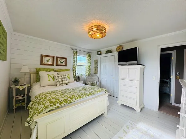 $449,900 | 15 Lakeview Drive, Gower, MO 64454